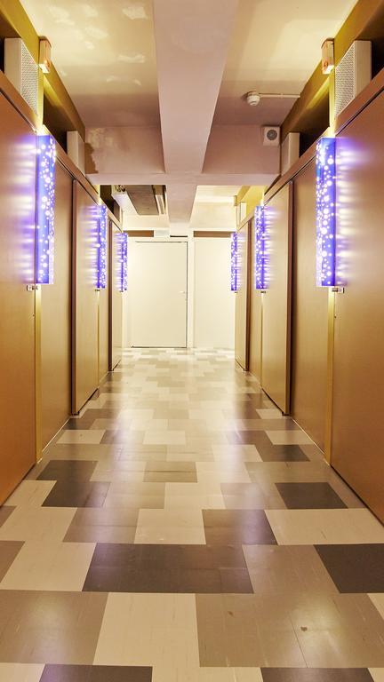 Female Environmental-Friendly Single Room